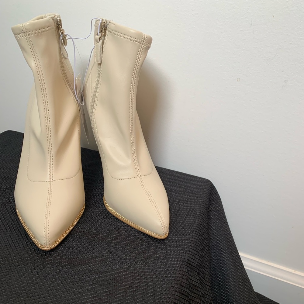 BCBGeneration Bianca Hilston heels size 6M/36